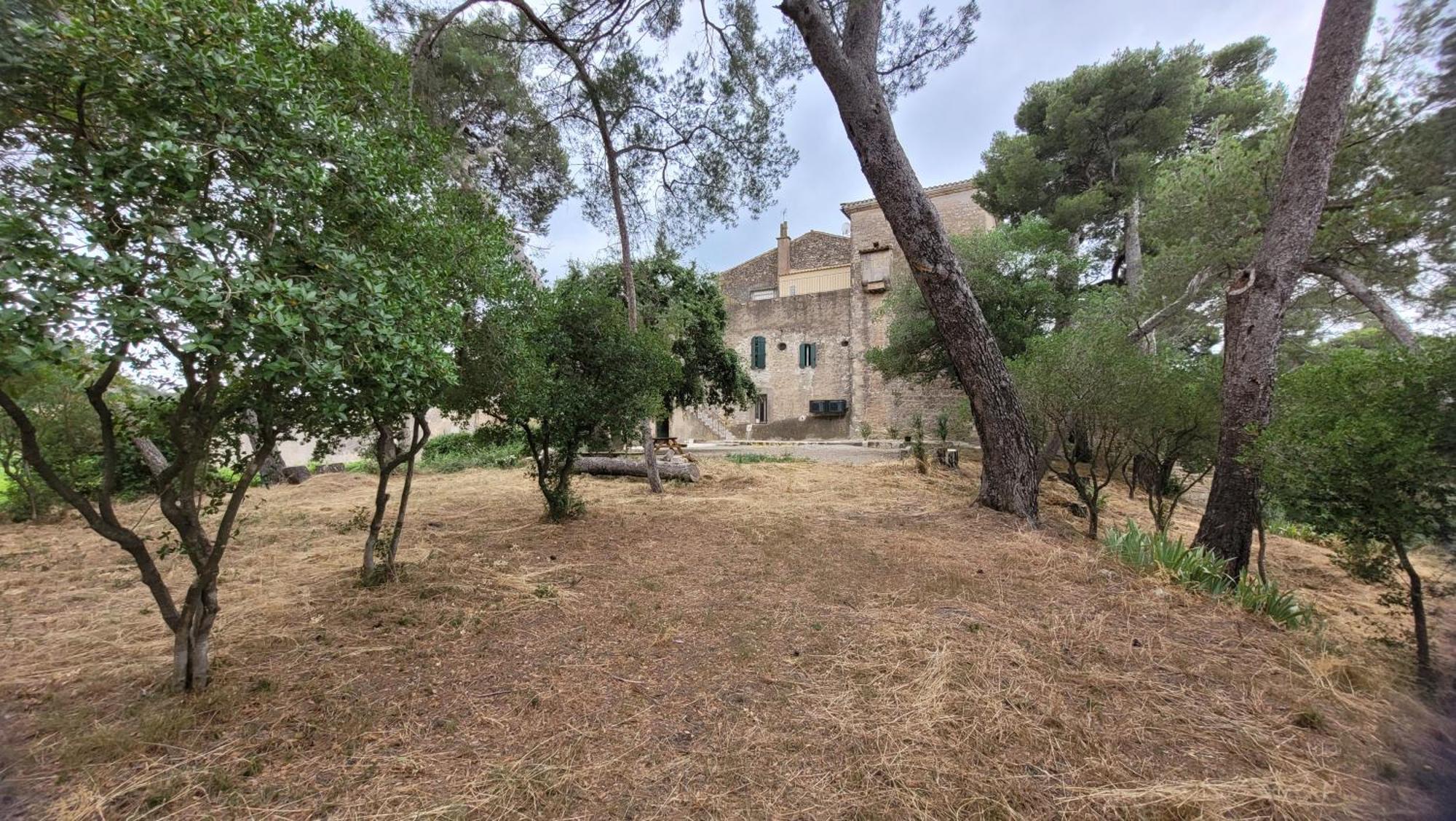 La Pinede, Logement Privatif Au Chateau Aumes エクステリア 写真